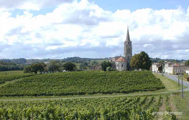 Côtes de Bourg - le village de Lansac