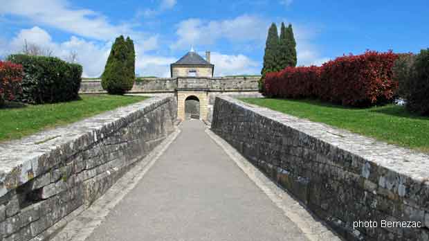 Blaye, la rampe qui conduit à la citadelle