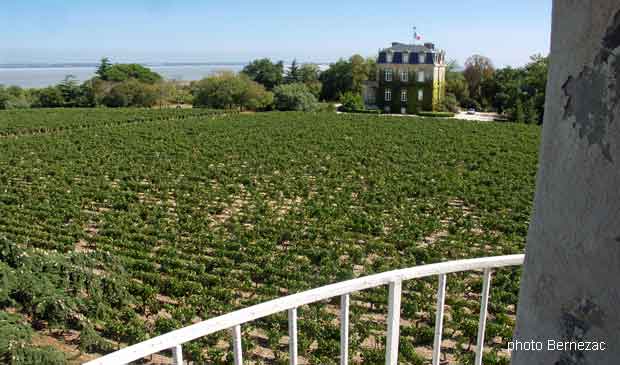 La Tour de By, vue vers la Gironde