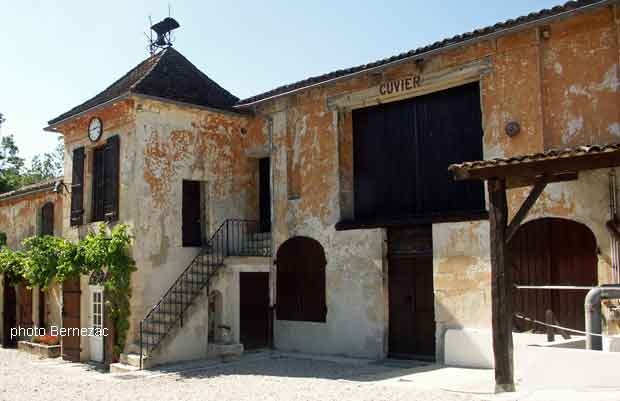 Château La Tour de By,le cuvier, vue de l'extérieur